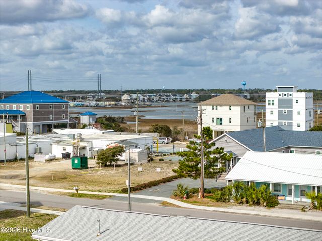 325 N Shore Drive, Holly Ridge, NC 28445