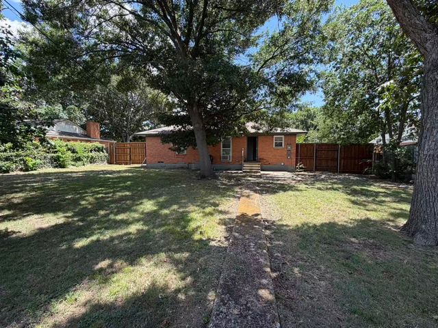 313 Hillcrest Avenue, Richardson, TX 75081