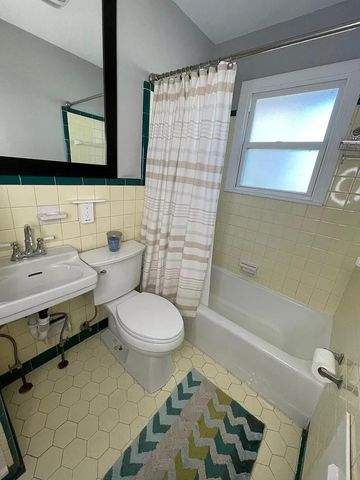 313 Hillcrest Avenue, Richardson, TX 75081