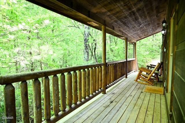 1920 Buckeye View Way, Sevierville, TN 37876