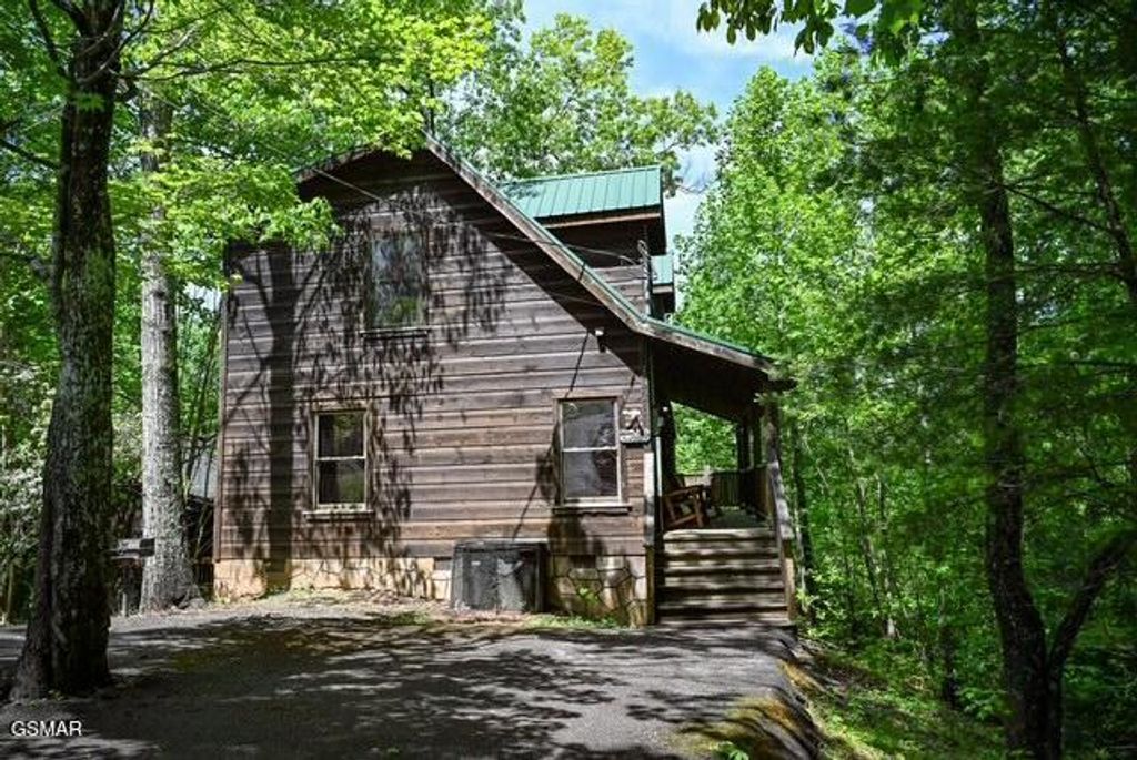 1920 Buckeye View Way, Sevierville, TN 37876
