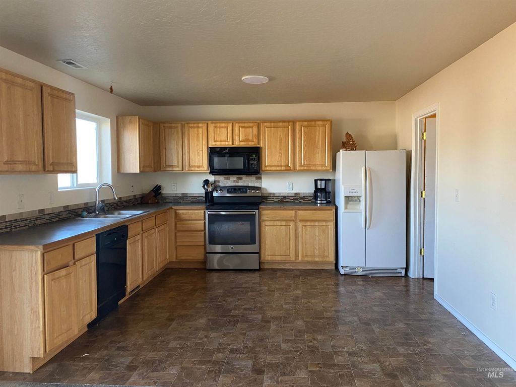 3201 Windward St, Caldwell, ID 83605 photo 3