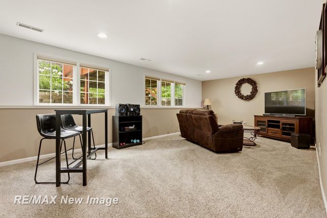 6097 Foxwood Court, Saginaw Twp, MI 48638
