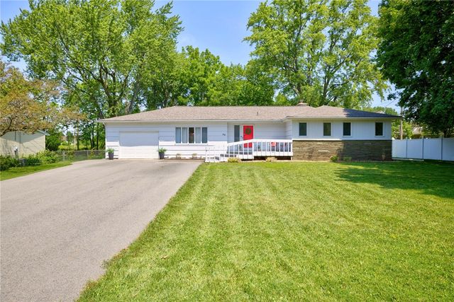 44 Castle Acres Dr, Penfield, NY 14580