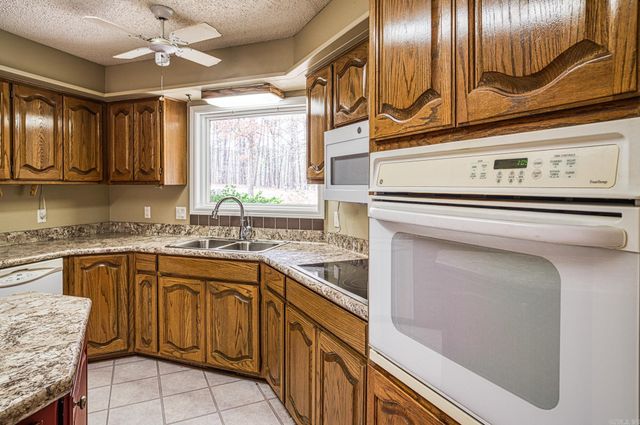 7 Camarzana Lane, Hot Springs Village, AR 71909