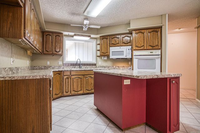 7 Camarzana Lane, Hot Springs Village, AR 71909