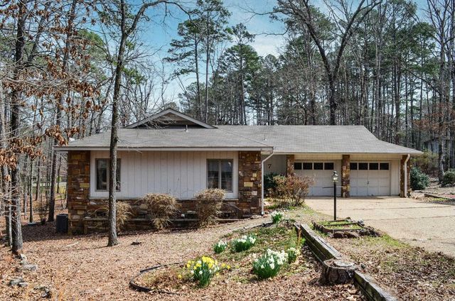 7 Camarzana Lane, Hot Springs Village, AR 71909