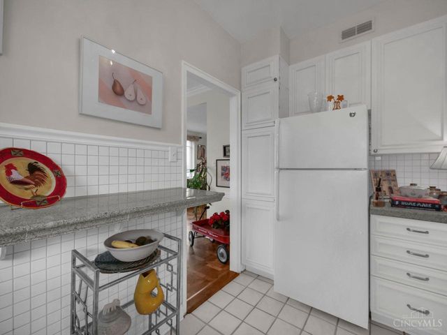 2380 Madison Road, Cincinnati, OH 45208