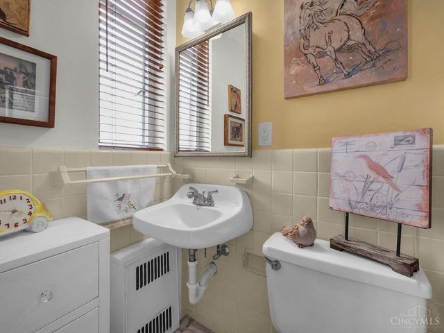 2380 Madison Road, Cincinnati, OH 45208