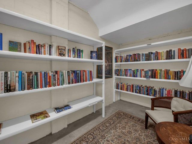 2380 Madison Road, Cincinnati, OH 45208