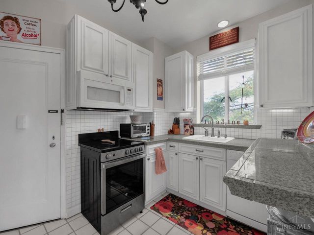 2380 Madison Road, Cincinnati, OH 45208