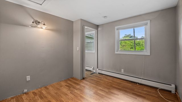 100 Cummings Ave, Pittsfield, MA 01201