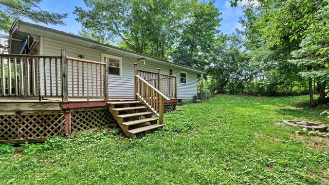 100 Cummings Ave, Pittsfield, MA 01201