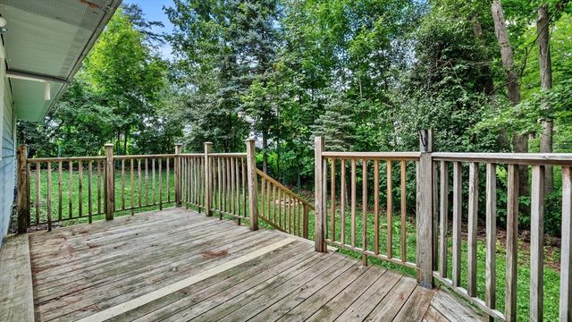 100 Cummings Ave, Pittsfield, MA 01201
