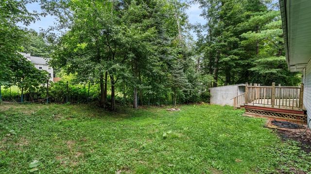 100 Cummings Ave, Pittsfield, MA 01201