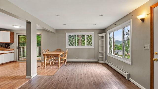 100 Cummings Ave, Pittsfield, MA 01201