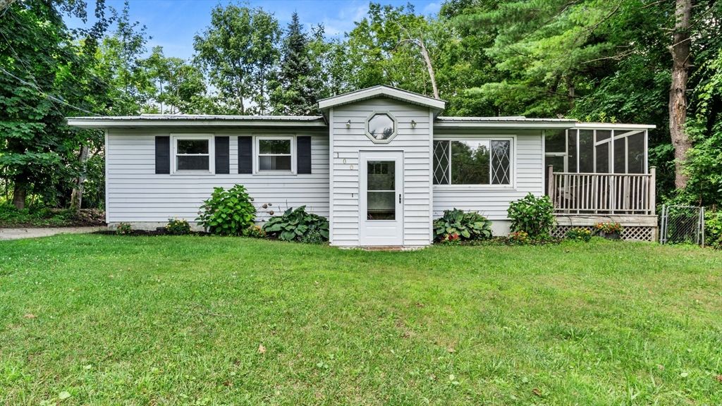 100 Cummings Ave, Pittsfield, MA 01201