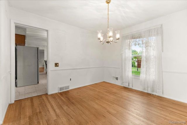 5710 Hobnail Circle, West Bloomfield Charter Township, MI 48322