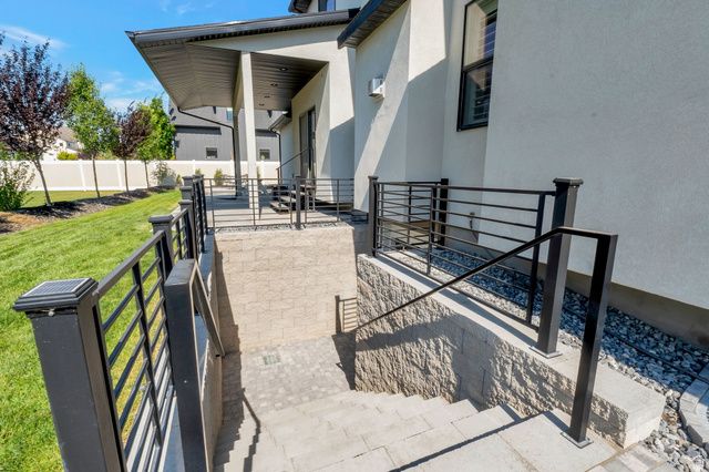 1307 W BLUE QUILL DR, Bluffdale, UT 84065