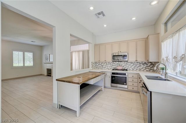 10304 Pacific Summerset Lane, Las Vegas, NV 89144