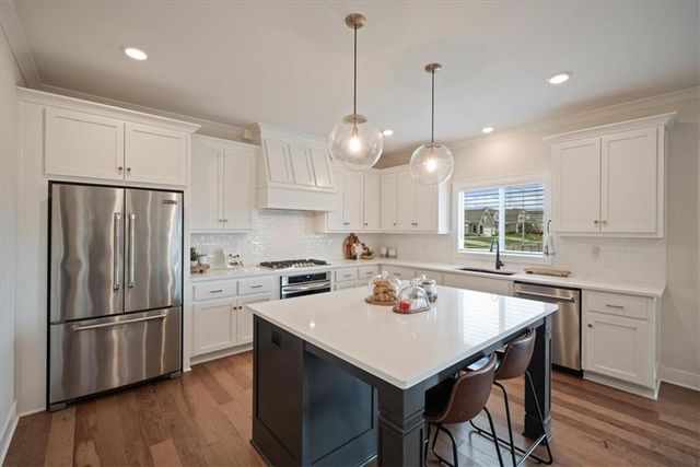 6601 NW 106th Street, Kansas City, MO 64154