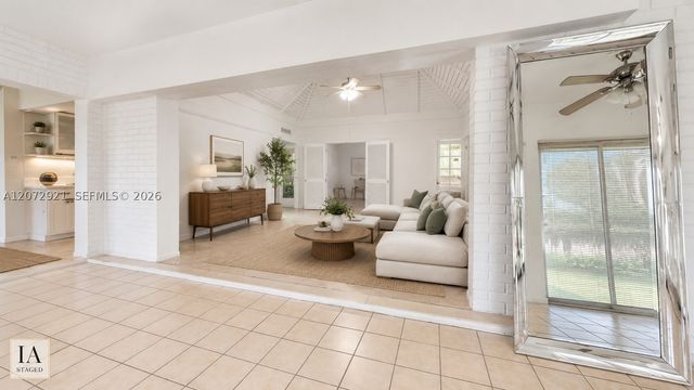 5700 White Hickory Cir, Tamarac, FL 33319