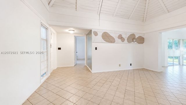 5700 White Hickory Cir, Tamarac, FL 33319