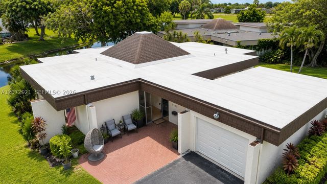 5700 White Hickory Cir, Tamarac, FL 33319