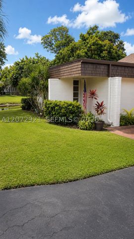 5700 White Hickory Cir, Tamarac, FL 33319