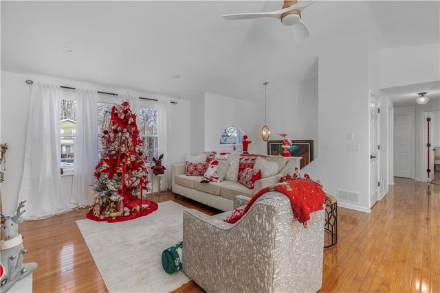 26 Smith Street, Lincoln, RI 02865