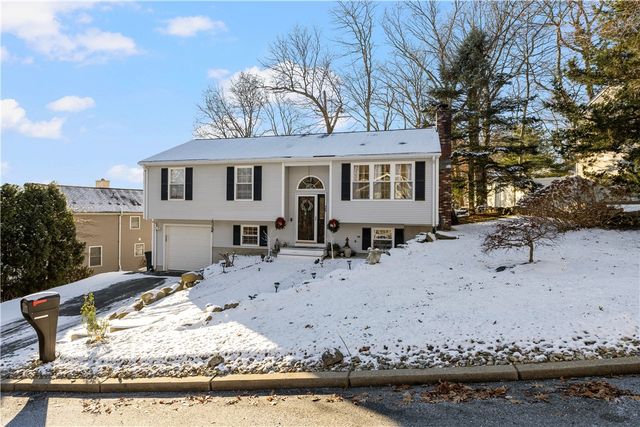 26 Smith Street, Lincoln, RI 02865