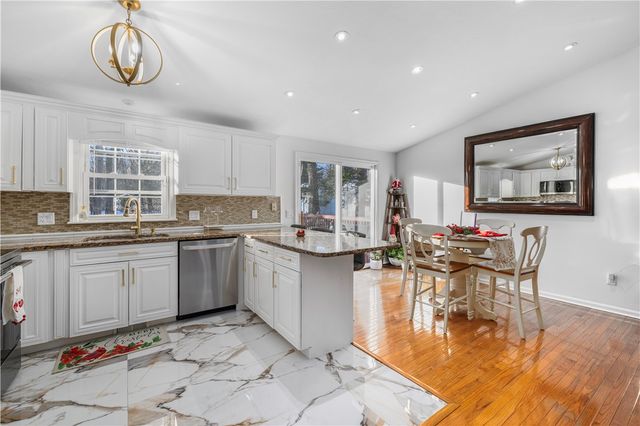 26 Smith Street, Lincoln, RI 02865