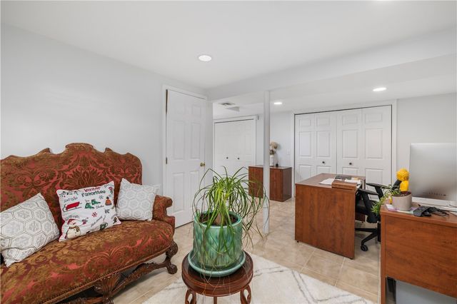 26 Smith Street, Lincoln, RI 02865