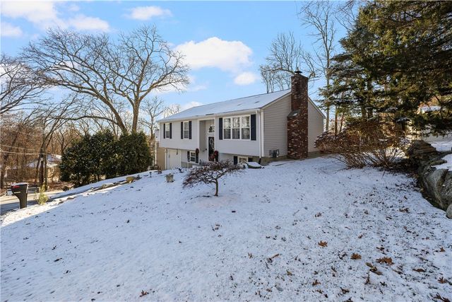 26 Smith Street, Lincoln, RI 02865