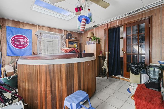 14359 CEDAR ISLAND Road N, Jacksonville, FL 32250