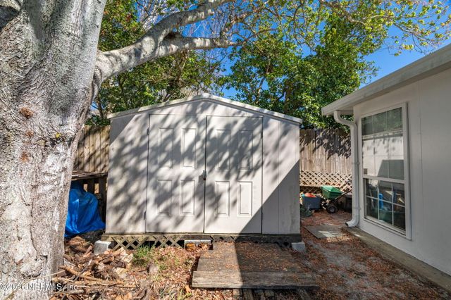 14359 CEDAR ISLAND Road N, Jacksonville, FL 32250