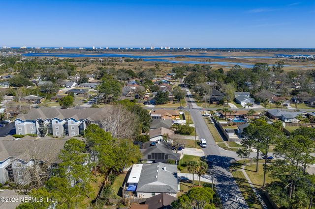 14359 CEDAR ISLAND Road N, Jacksonville, FL 32250