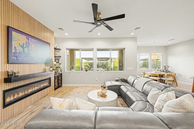 34885 N PALM Drive, San Tan Valley, AZ 85140