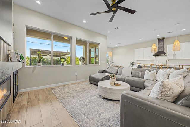34885 N PALM Drive, San Tan Valley, AZ 85140