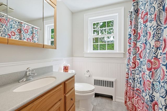 4 Meadow Ln, Walpole, MA 02081
