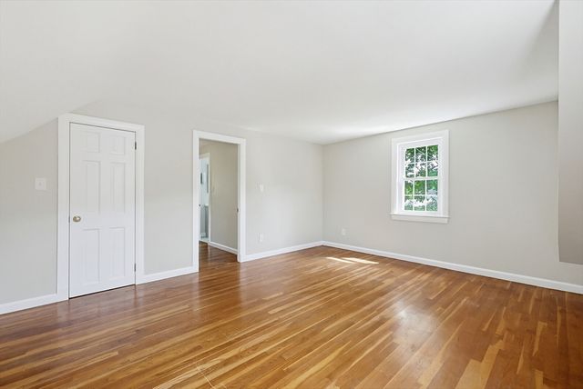 4 Meadow Ln, Walpole, MA 02081