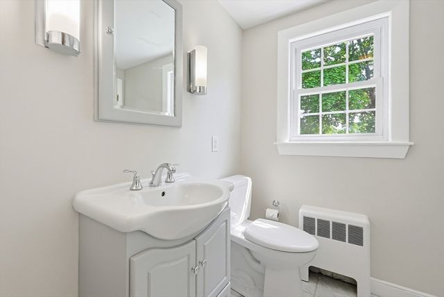 4 Meadow Ln, Walpole, MA 02081