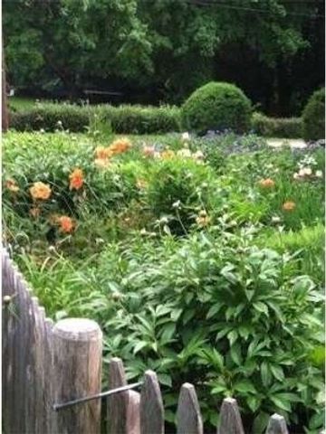 4 Meadow Ln, Walpole, MA 02081