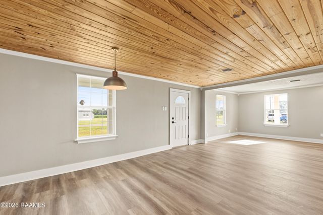 428 Nonc Lol Road, Arnaudville, LA 70512