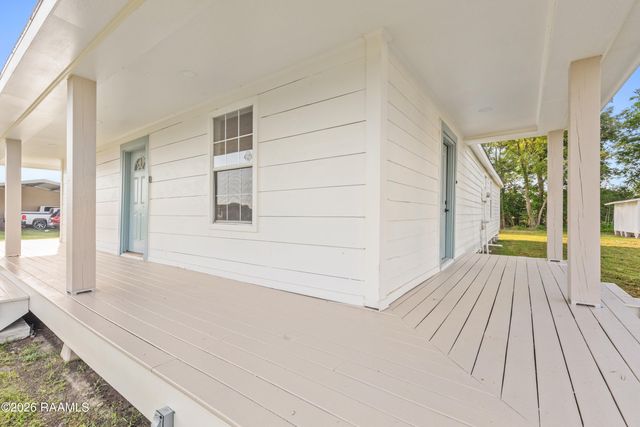 428 Nonc Lol Road, Arnaudville, LA 70512