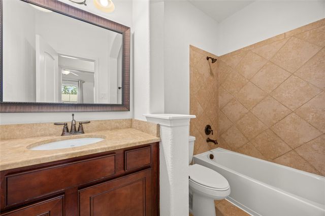 27 Tioga Place, The Woodlands, TX 77375