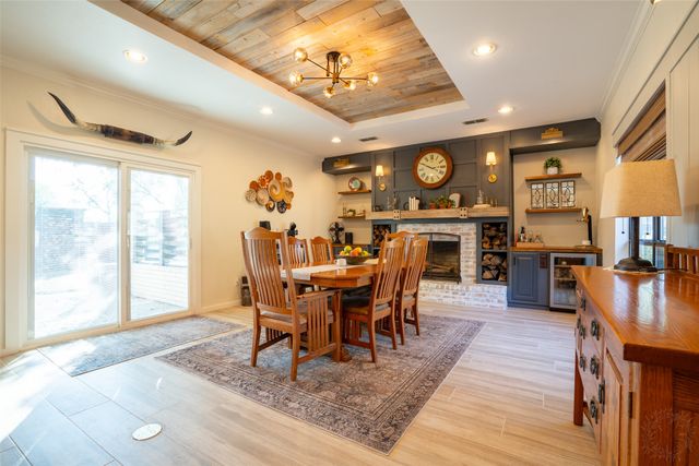 9000 Woodlawn Drive, Granbury, TX 76049