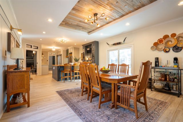 9000 Woodlawn Drive, Granbury, TX 76049