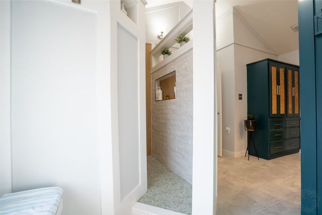 9000 Woodlawn Drive, Granbury, TX 76049