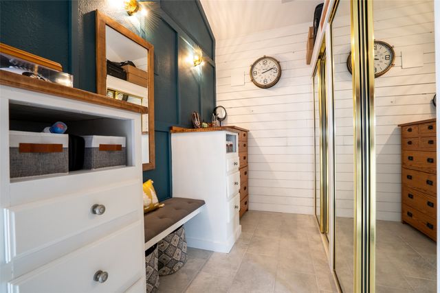 9000 Woodlawn Drive, Granbury, TX 76049